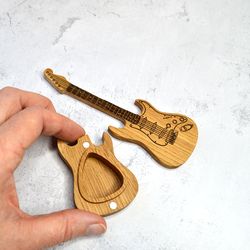 Wooden box for guitar picks with custom engraving for guitar player gift, personalized guitar gift for Dad, music gifts