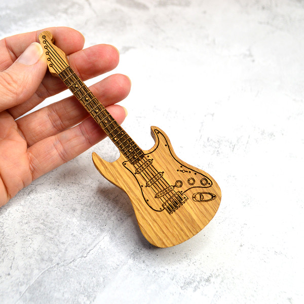 guitar pick holder 9.jpg