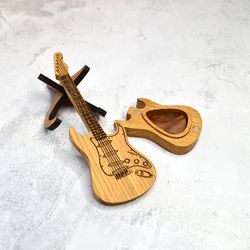 Wooden electric guitar case for guitar picks, walnut pick in guitar box, wooden pick in box for personalized gift