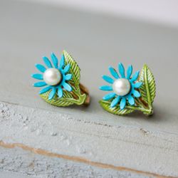 Vintage blue daisy earrings Enamel flowers clip on earrings Tiny daisy clip on