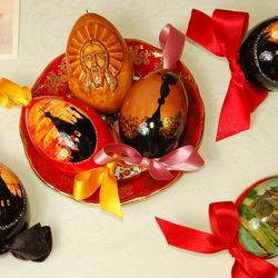 Hand-Painted Easter Wooden Eggs 6 Pieces Set - Unique Art Home Gifts