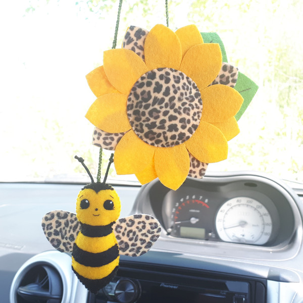 Sunflower-bee-leopard-print-car-charm