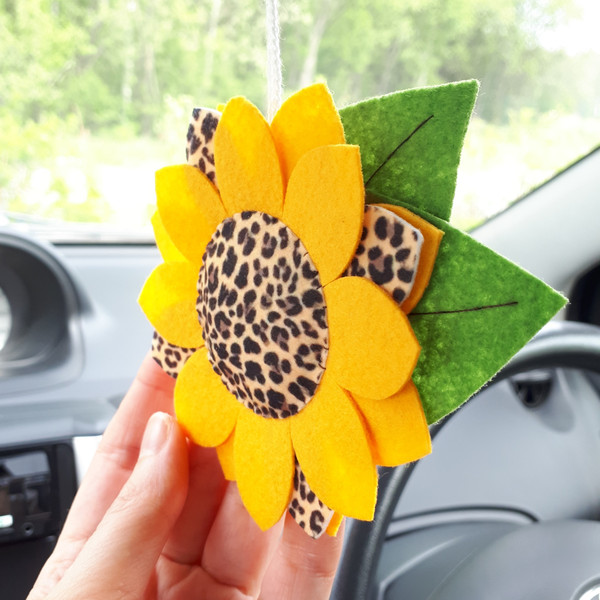 Sunflower-leopard-print-car-ornament