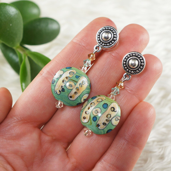 beige-green-lampwork-murano-glass-earrings-jewelry