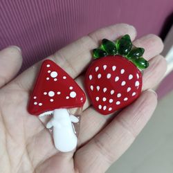 Set of 2 fused glass brooch Fly agaric and Strawberry - Handmade art brooch - Fused glass jewelry