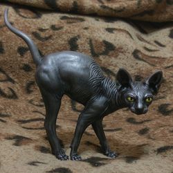 Pussi sphynx cat sculpture.Cat miniature figurine.