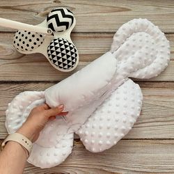 reversible white 4moms mamaroo insert, newborn cushion, replacement balls, rockaroo infant padded liner, babyshower gift