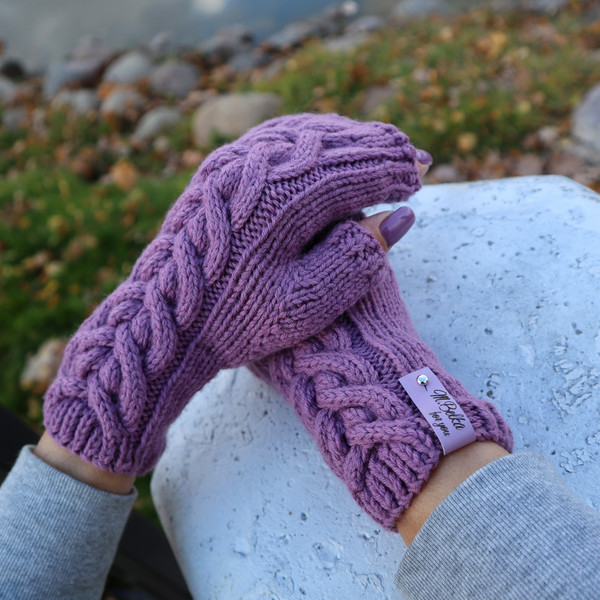 knit mittens