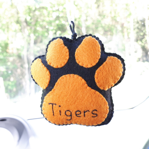 tiger-Paw-ornament-1