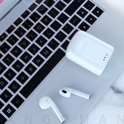 white digital bluetooth headset 5.0 stereo wireless in-ear headphones sports call mini fashion trend avant-garde