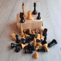Wooden Russian chess pieces vintage new - Semenov factory made chessmen set