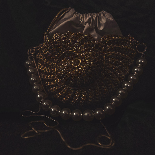 crochet-pattern-cold-bag-with-pearl-4