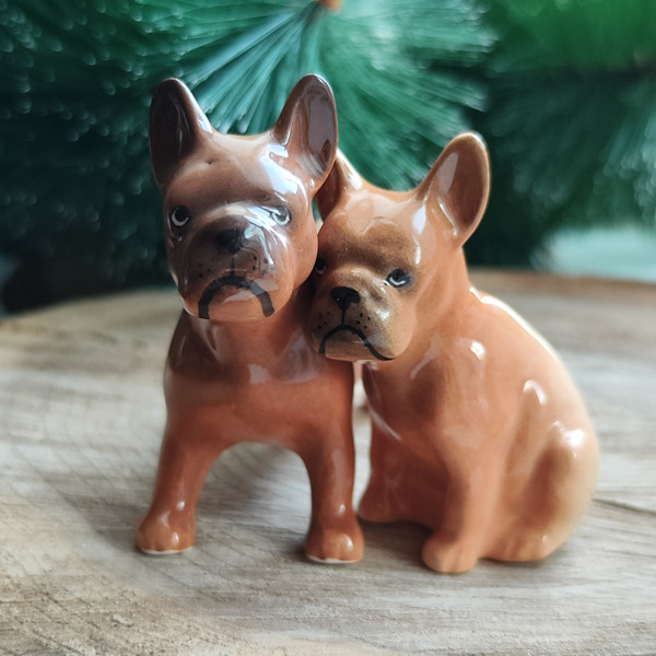 figurines red French bulldog