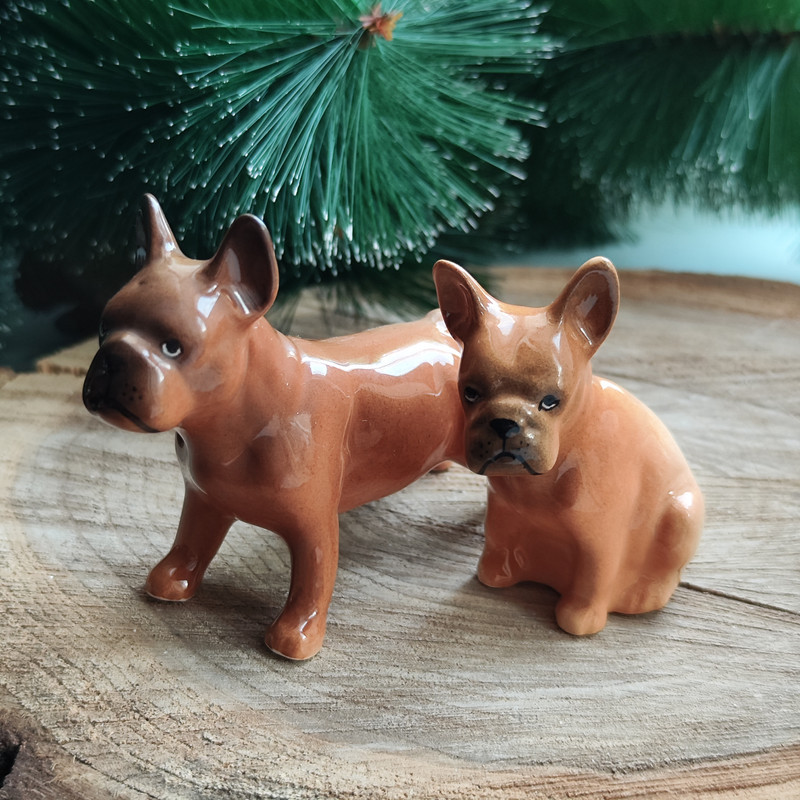 statuettes red French bulldog