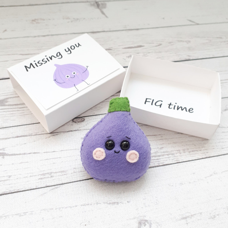 fig-pocket-hug-miss-you-card