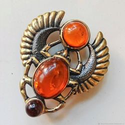 Winged scarab beetle brooch men lapel pin Egypt Insect jewelry brooch brutal wedding big amber gold brass antique brooch
