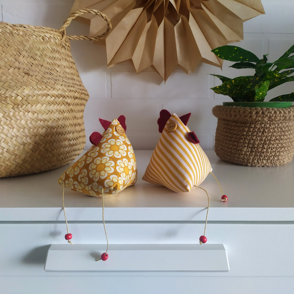 Easter-interior-chickens-1