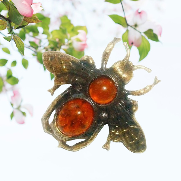 Cute Bee brooch Amber Jewelry Spring Summer Brooch unique Handmade Gift Women Girl Nature insect Jewelry gift for mom, sister, girlfriend Gold Brass.png