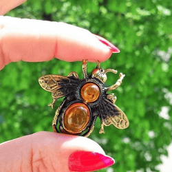 Bee Brooch Amber Jewelry Spring Summer Brooch Handmade Gift Women Girl Nature Insect Brooch jewelry Gold Brass Antique