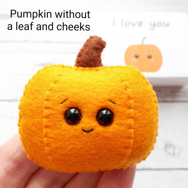 Felt-pumpkin-pocket-hug-love-card