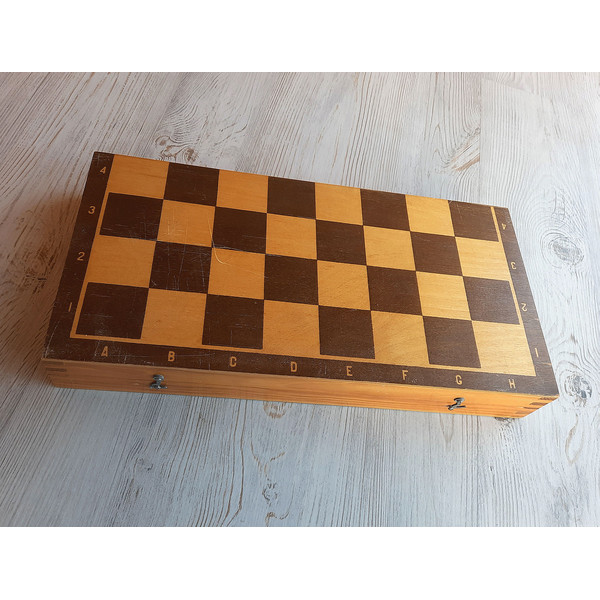 small_pieces_medium_board_chess7.jpg