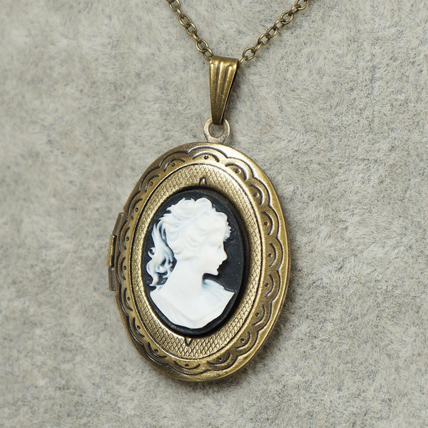 Victorian-epoch-vintage-antique-lady-girl-cameo-locket-necklace-jewelry