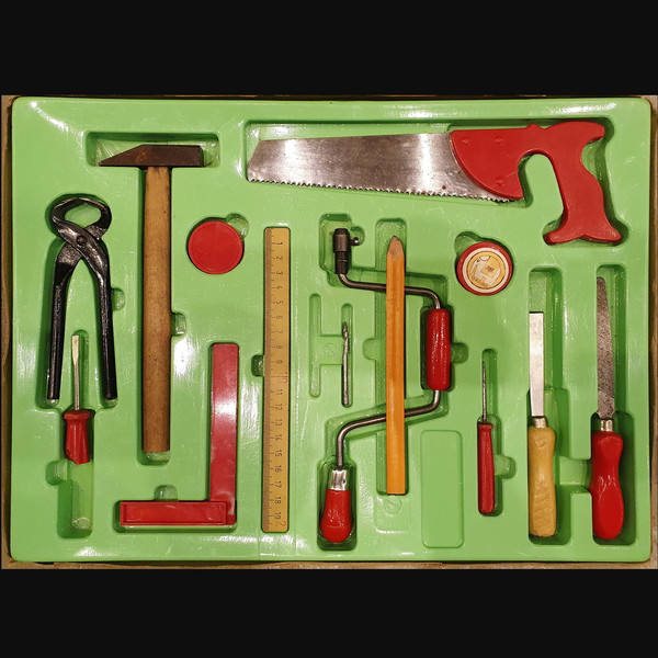 6 Vintage Kid's Tools Set PIKO GDR USSR Kinder Werkzeuggarnitur 1970s.jpg