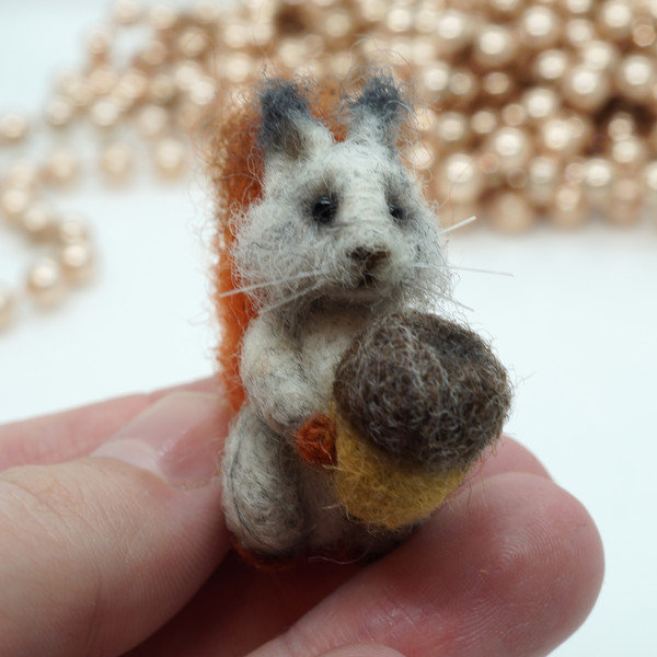 miniature-needle-felted-squirrel-1