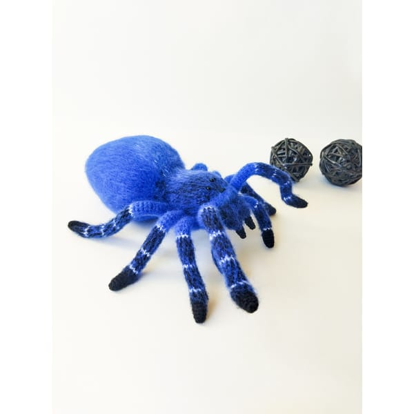 Blue Knee Tarantula Crochet Pattern Pdf In English Bird Eat Inspire blue-knee-tarantula-crochet-pattern-pdf-in-english-bird-eat-inspire
