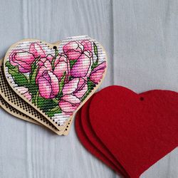 pattern for cross stitch  heart of tulips