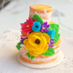Dolls House Miniature food at 1:12 Scale, dollhouse naked three tiers cake with flowers