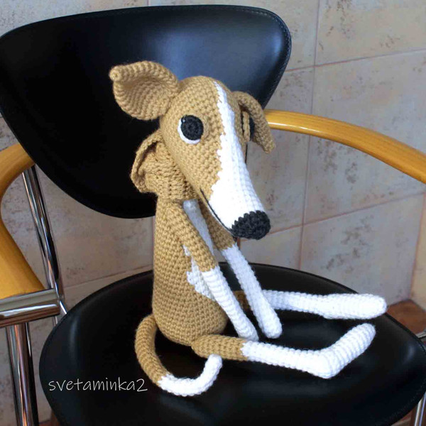 greyhound-crochet-amigurumi-pattern.jpg