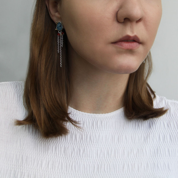 Long-enamel-earrings-with-chains-2.jpg