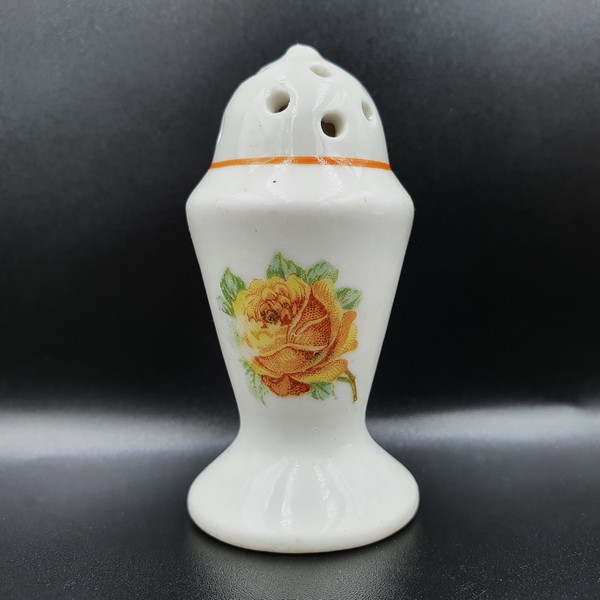 2 Antique Kuznetsov Porcelain salt pepper shaker ROSES Russian Empire.jpg