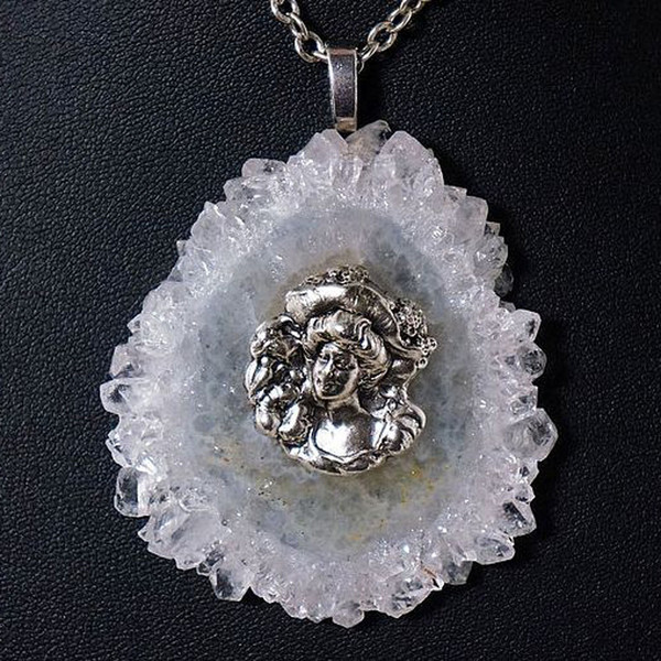 solar-quartz-stalactite-slice-necklace-jewelry