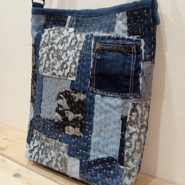 Без названия (7).png-the bag combines ethnic and modern style