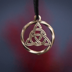 triquetra pendant. viking necklace. trinity necklace. celtic amulet. celtic sacred sign. celtic jewelry. pagan necklace