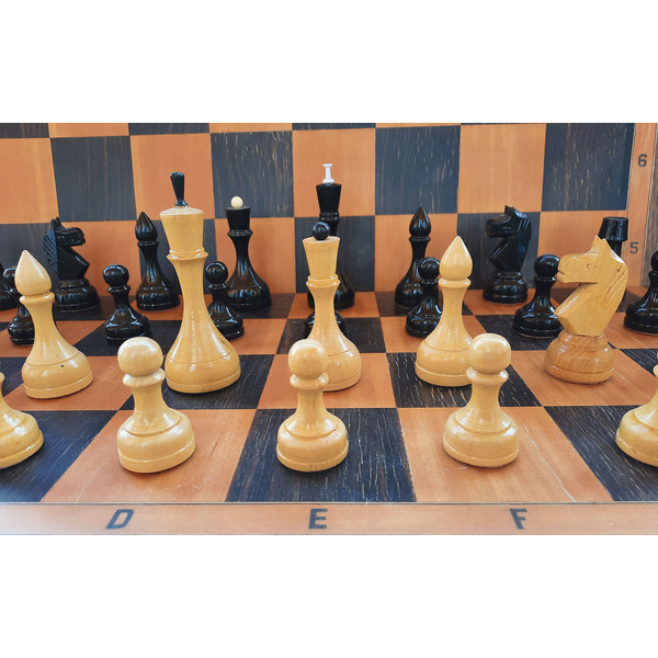 big_middle_chessmen2.jpg