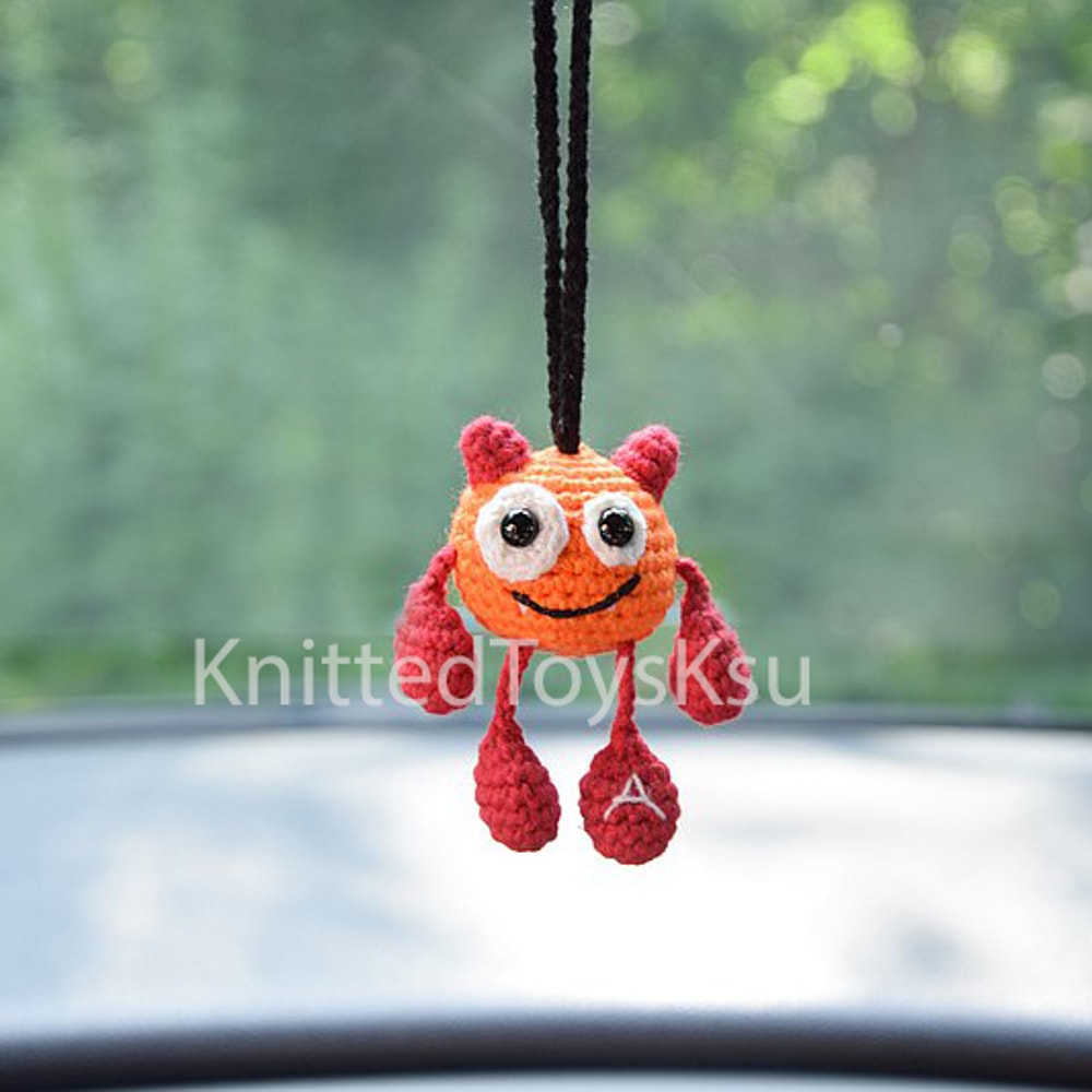 creepy-car-accessories