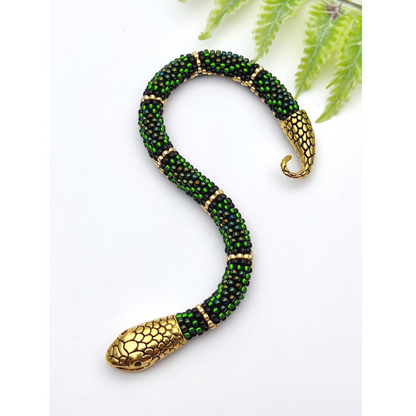 Green snake beads bracelet