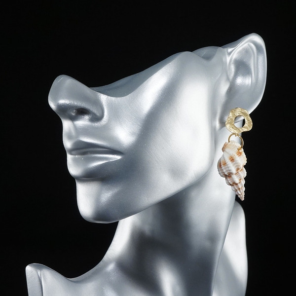 long-dangle-sea-shell-earrings