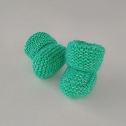 Green knitted baby booties, Newborn baby socks, Soft newborn shoes, Knit cozy booty, Cuff baby boots, Newborn gift