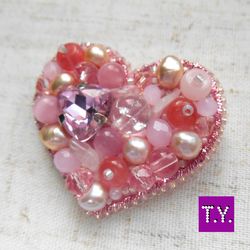 Pink heart brooch, handmade beaded brooch, embroidered brooch, pink heart, beaded heart, heart pin brooch, jewelry
