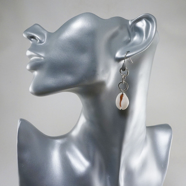 long-dangle-sea-shell-earrings