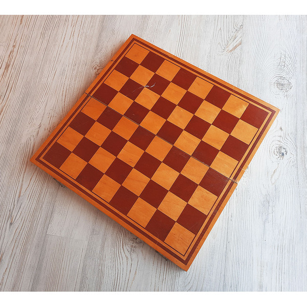 chess_board_1975.2.jpg