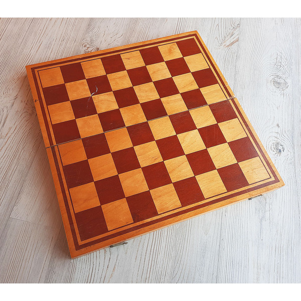 chess_board_1975.4.jpg