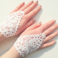 Bridal Lace Mitts Crochet White Fingerless Gloves Victorian Wedding Gloves Women's Vintage Summer Gloves Gift for Her