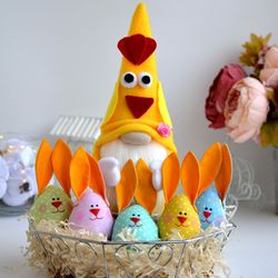 Gnome chicken with eggs