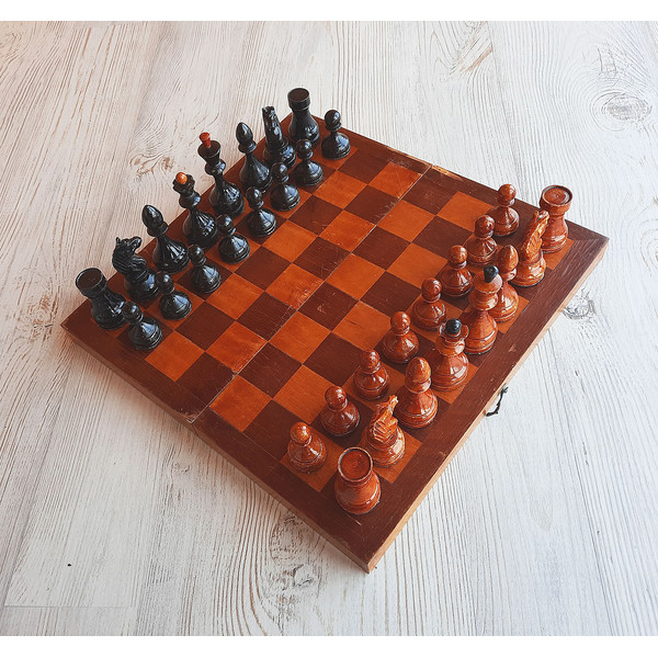 small_chess_set_1955.91.jpg