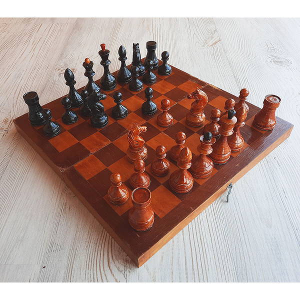 small_chess_set_1955.99+.jpg